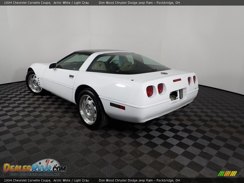 1994 Chevrolet Corvette Coupe Arctic White / Light Gray Photo #9