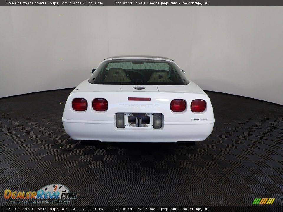 1994 Chevrolet Corvette Coupe Arctic White / Light Gray Photo #10