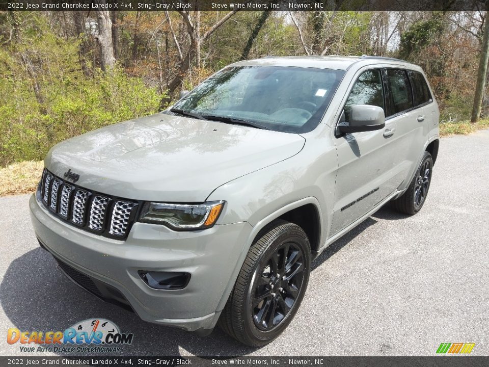 2022 Jeep Grand Cherokee Laredo X 4x4 Sting-Gray / Black Photo #2