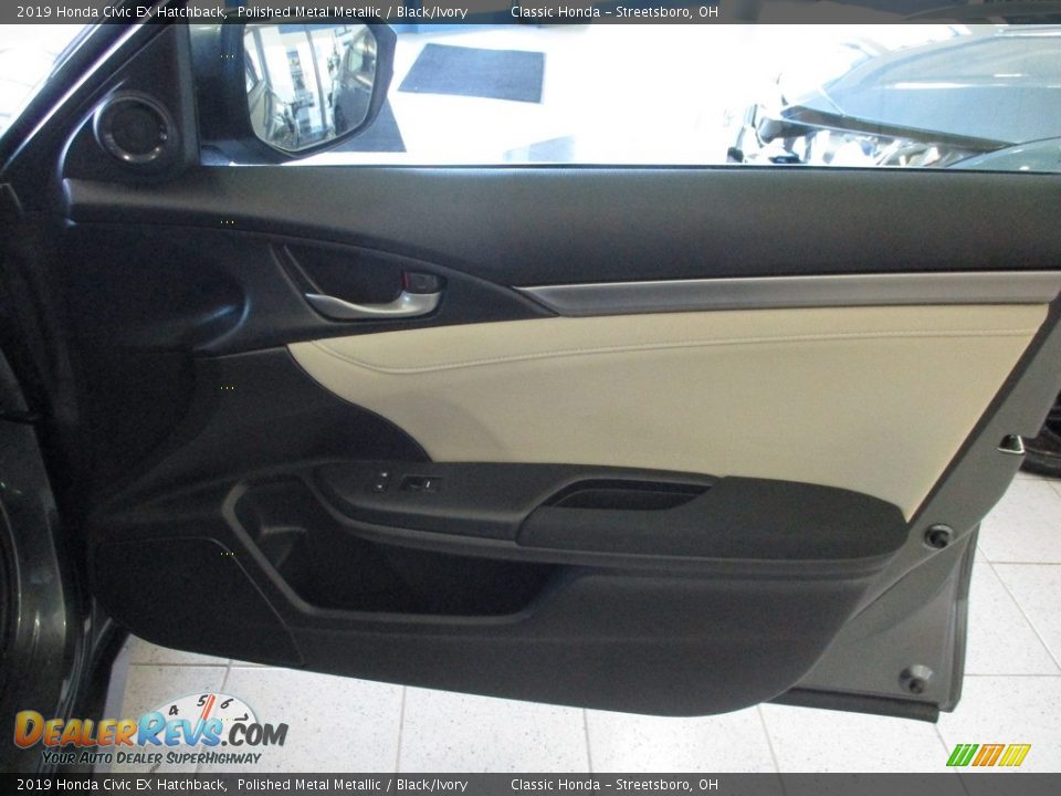 2019 Honda Civic EX Hatchback Polished Metal Metallic / Black/Ivory Photo #14