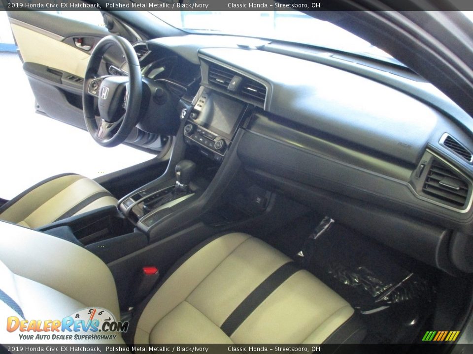 2019 Honda Civic EX Hatchback Polished Metal Metallic / Black/Ivory Photo #15