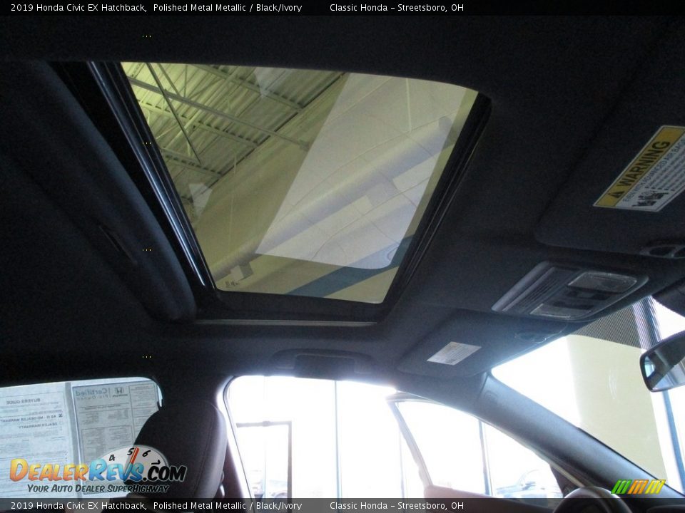 2019 Honda Civic EX Hatchback Polished Metal Metallic / Black/Ivory Photo #17