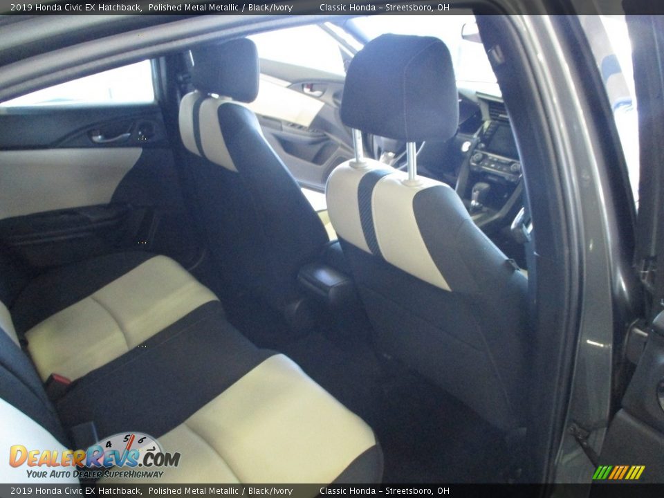 2019 Honda Civic EX Hatchback Polished Metal Metallic / Black/Ivory Photo #19
