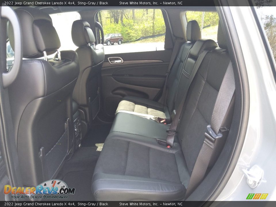 2022 Jeep Grand Cherokee Laredo X 4x4 Sting-Gray / Black Photo #13