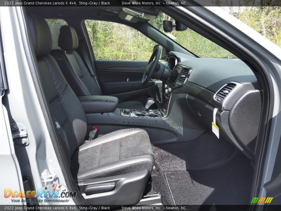2022 Jeep Grand Cherokee Laredo X 4x4 Sting-Gray / Black Photo #17