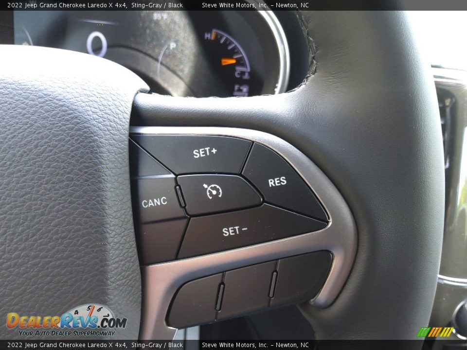 2022 Jeep Grand Cherokee Laredo X 4x4 Steering Wheel Photo #20