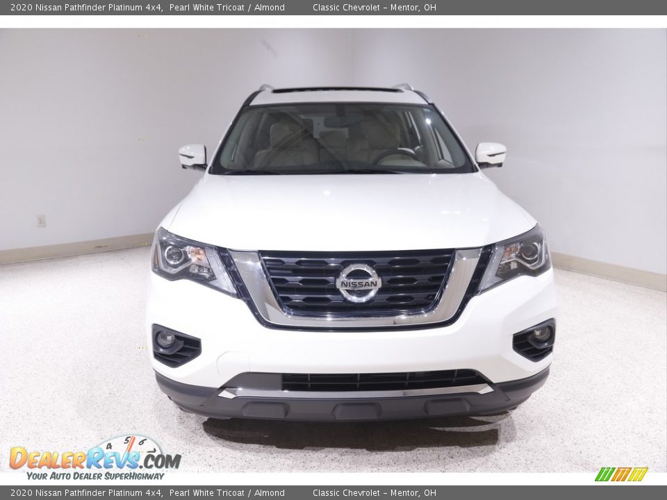 2020 Nissan Pathfinder Platinum 4x4 Pearl White Tricoat / Almond Photo #2