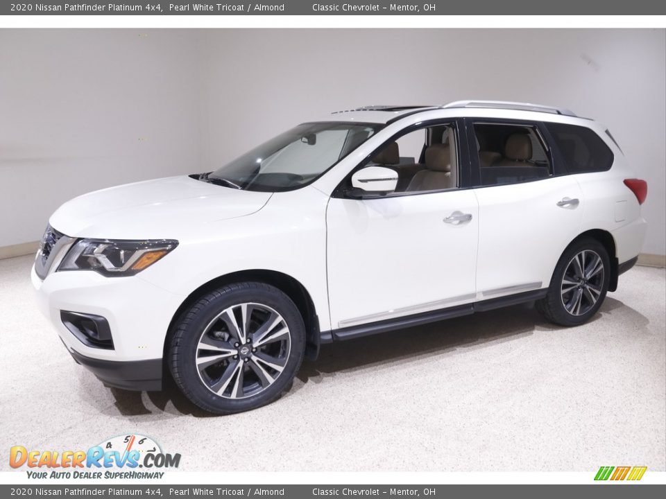 2020 Nissan Pathfinder Platinum 4x4 Pearl White Tricoat / Almond Photo #3