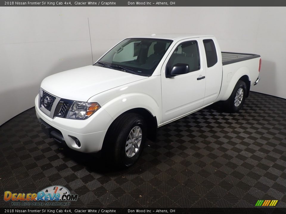 2018 Nissan Frontier SV King Cab 4x4 Glacier White / Graphite Photo #9