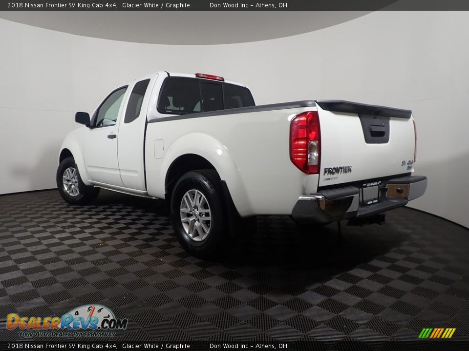 2018 Nissan Frontier SV King Cab 4x4 Glacier White / Graphite Photo #11