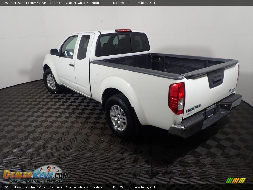 2018 Nissan Frontier SV King Cab 4x4 Glacier White / Graphite Photo #12