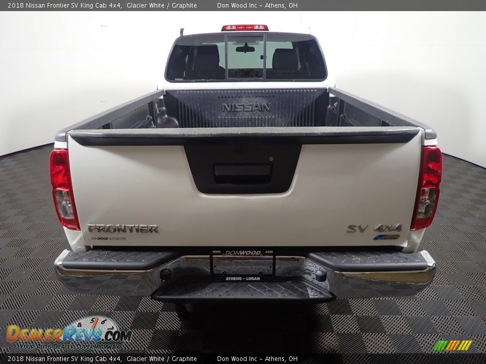 2018 Nissan Frontier SV King Cab 4x4 Glacier White / Graphite Photo #13