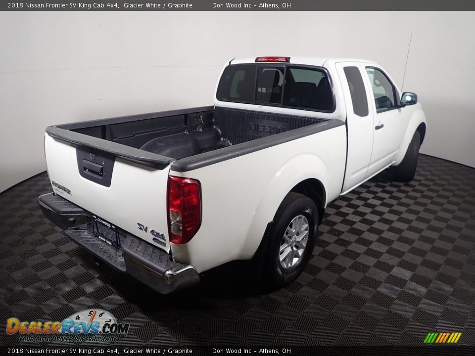2018 Nissan Frontier SV King Cab 4x4 Glacier White / Graphite Photo #16