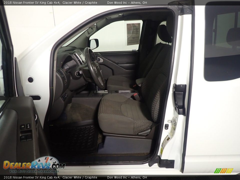 2018 Nissan Frontier SV King Cab 4x4 Glacier White / Graphite Photo #21