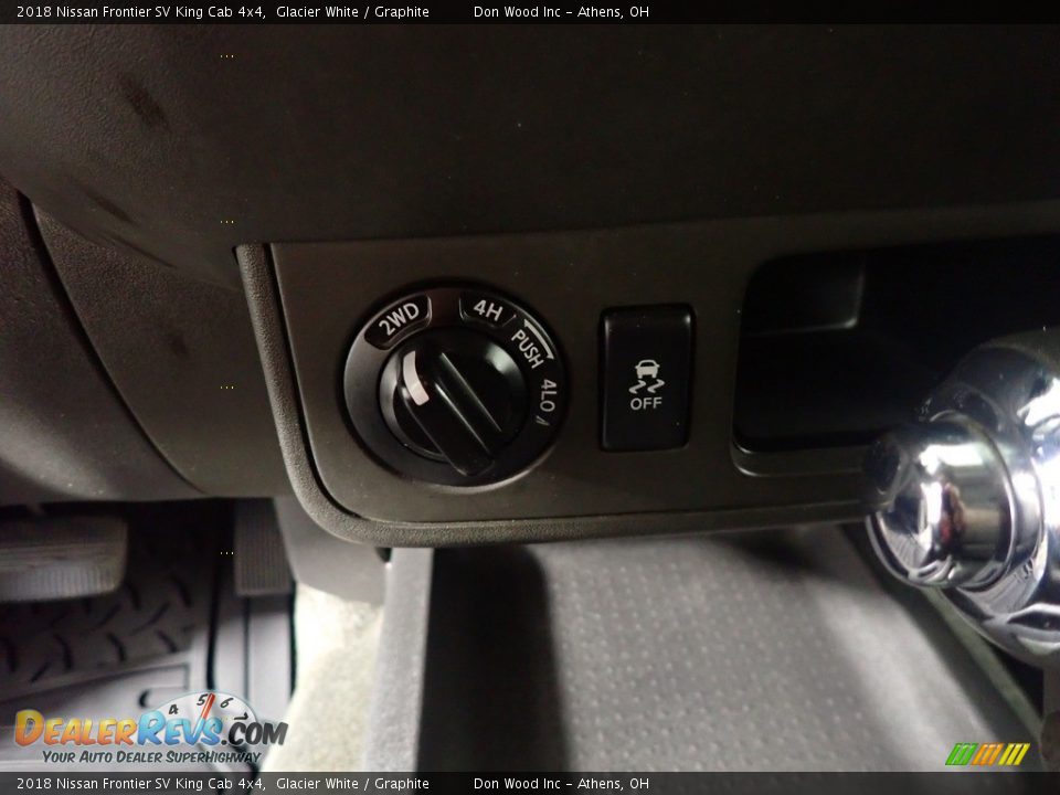 2018 Nissan Frontier SV King Cab 4x4 Glacier White / Graphite Photo #31
