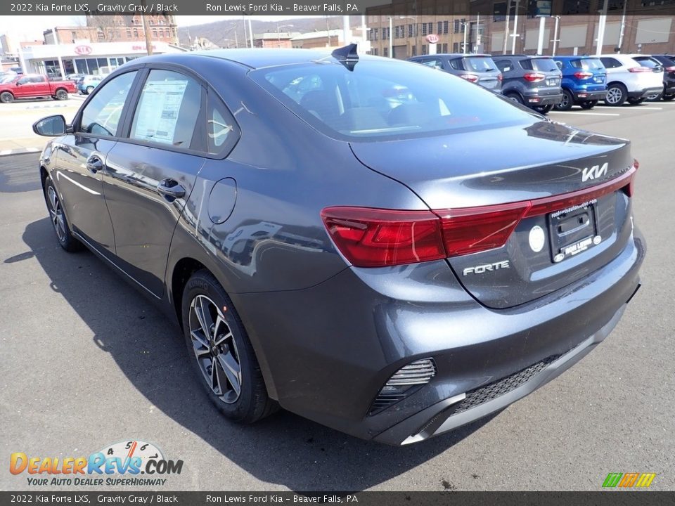 2022 Kia Forte LXS Gravity Gray / Black Photo #4