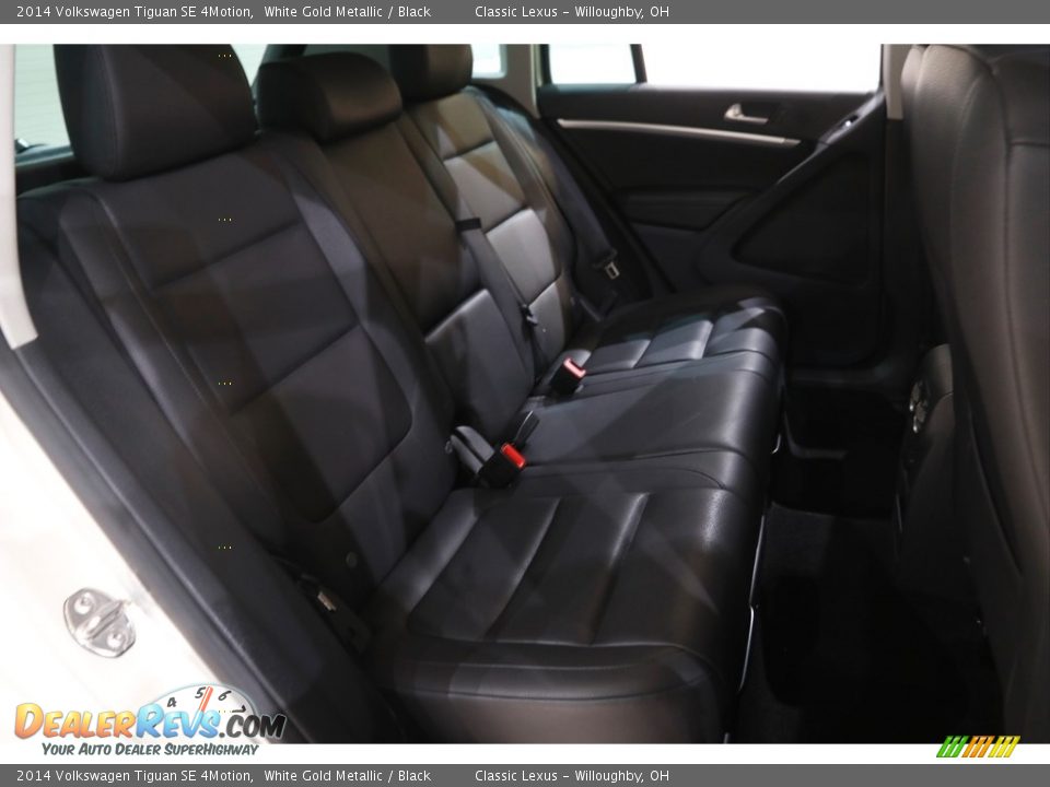 Rear Seat of 2014 Volkswagen Tiguan SE 4Motion Photo #16