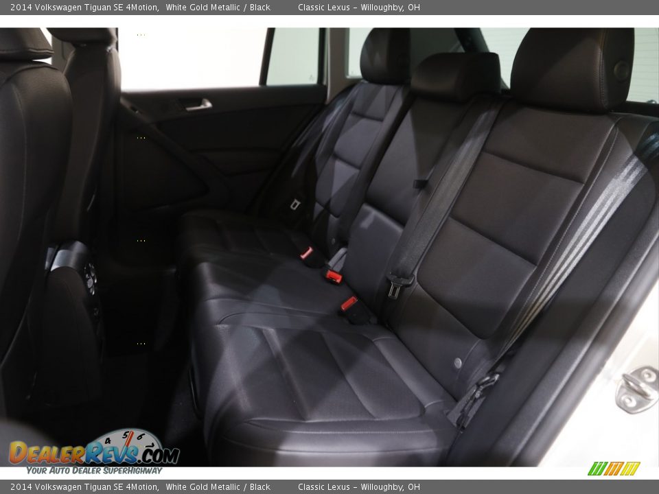 Rear Seat of 2014 Volkswagen Tiguan SE 4Motion Photo #17