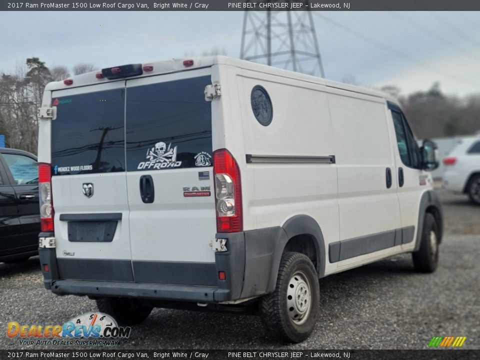 2017 Ram ProMaster 1500 Low Roof Cargo Van Bright White / Gray Photo #3