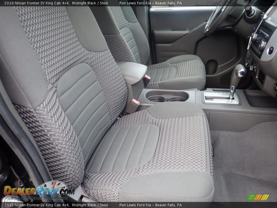 Front Seat of 2019 Nissan Frontier SV King Cab 4x4 Photo #10
