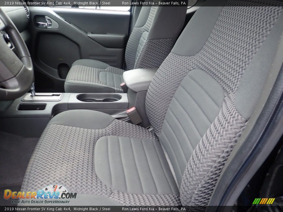 Front Seat of 2019 Nissan Frontier SV King Cab 4x4 Photo #13