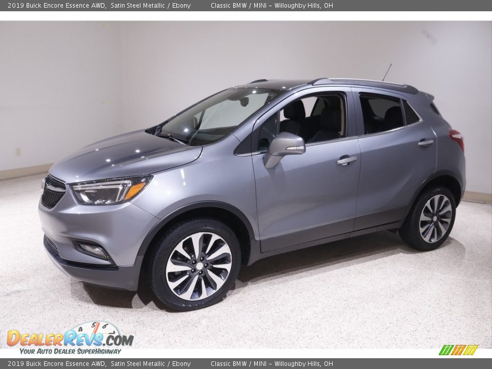 Front 3/4 View of 2019 Buick Encore Essence AWD Photo #3