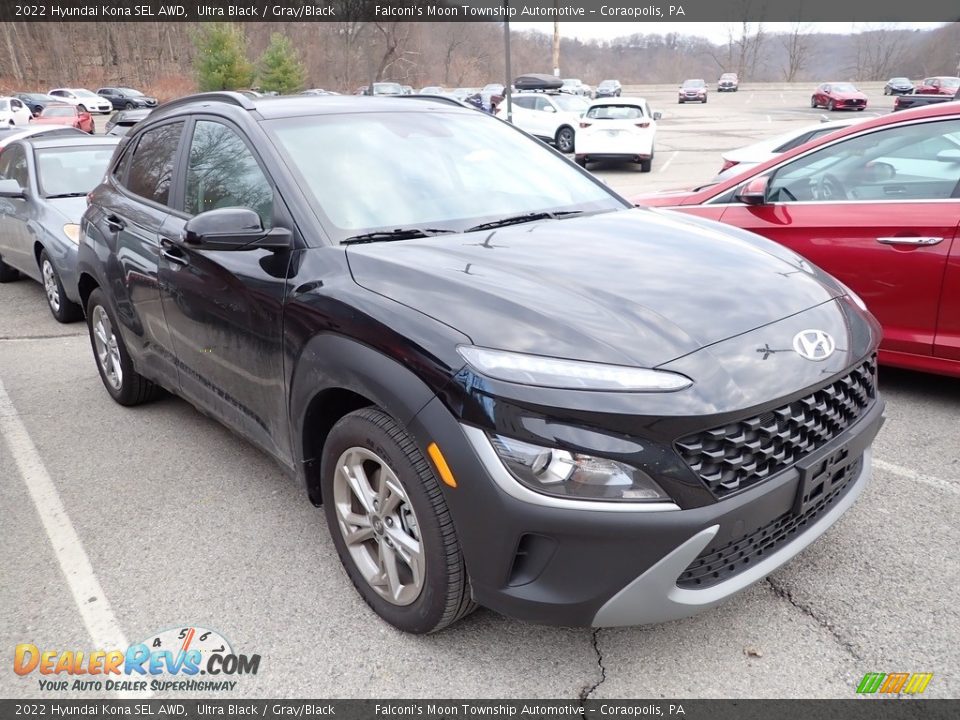 Front 3/4 View of 2022 Hyundai Kona SEL AWD Photo #4