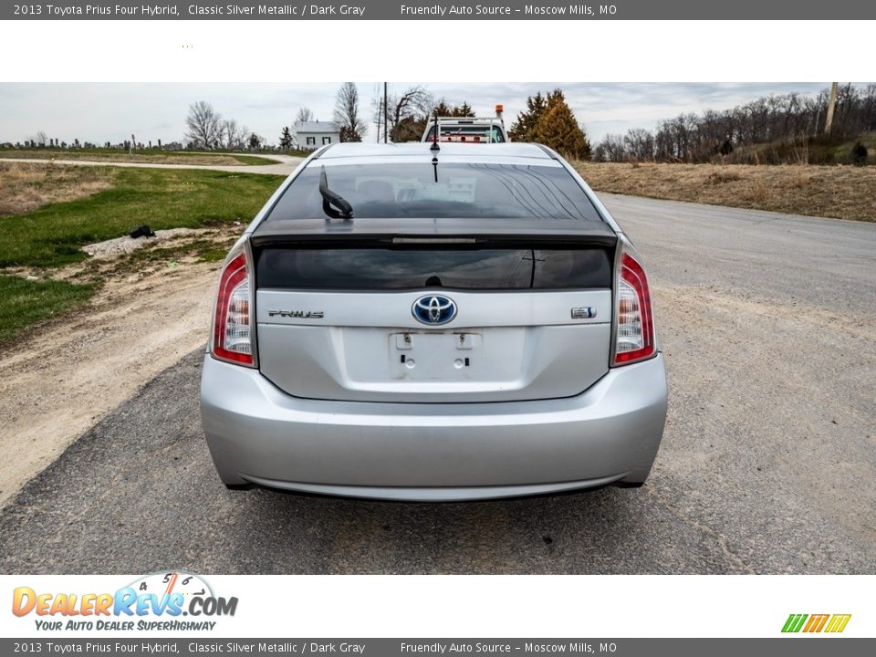 2013 Toyota Prius Four Hybrid Classic Silver Metallic / Dark Gray Photo #5