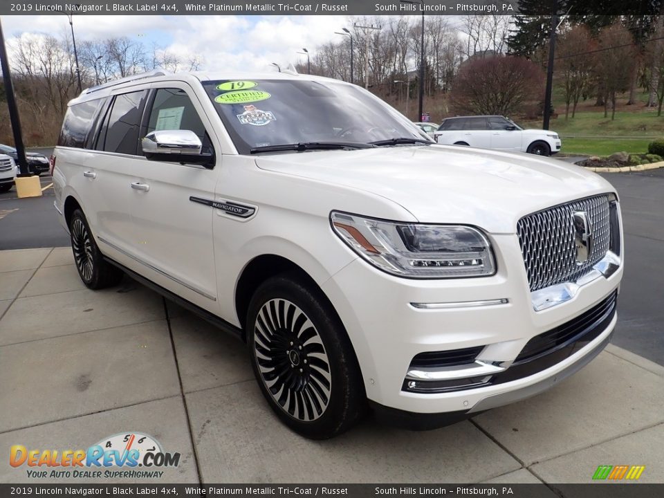 Front 3/4 View of 2019 Lincoln Navigator L Black Label 4x4 Photo #8