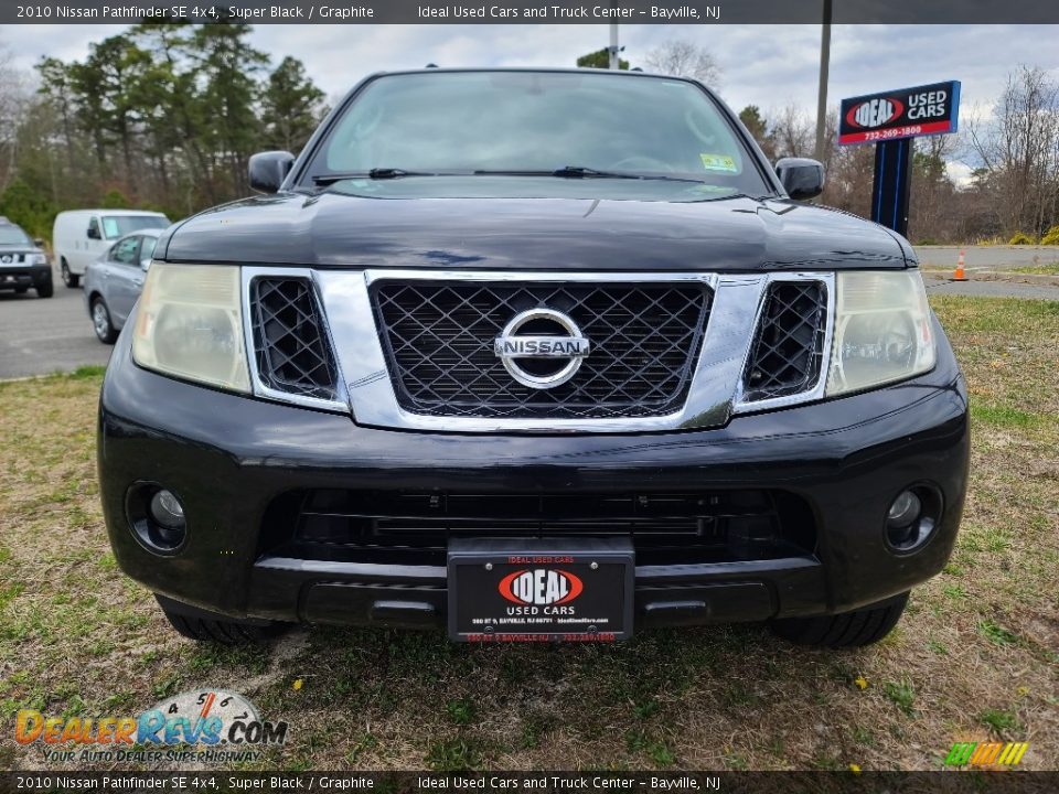 2010 Nissan Pathfinder SE 4x4 Super Black / Graphite Photo #2