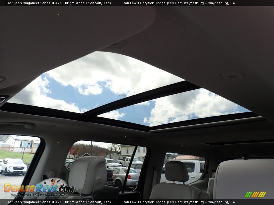 Sunroof of 2022 Jeep Wagoneer Series III 4x4 Photo #18