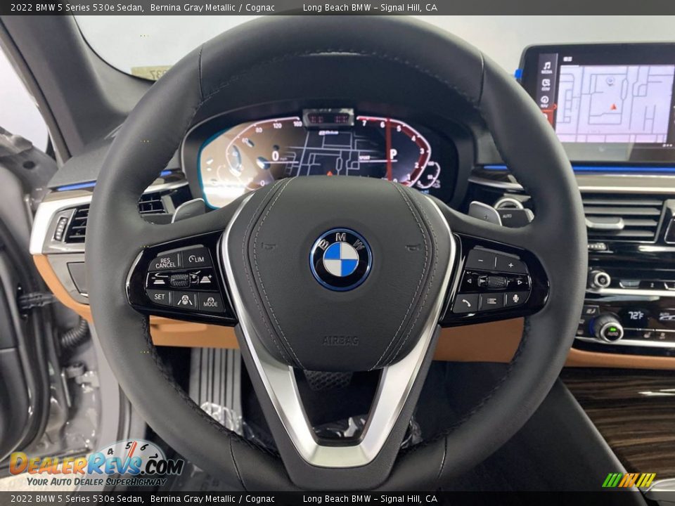 2022 BMW 5 Series 530e Sedan Steering Wheel Photo #14