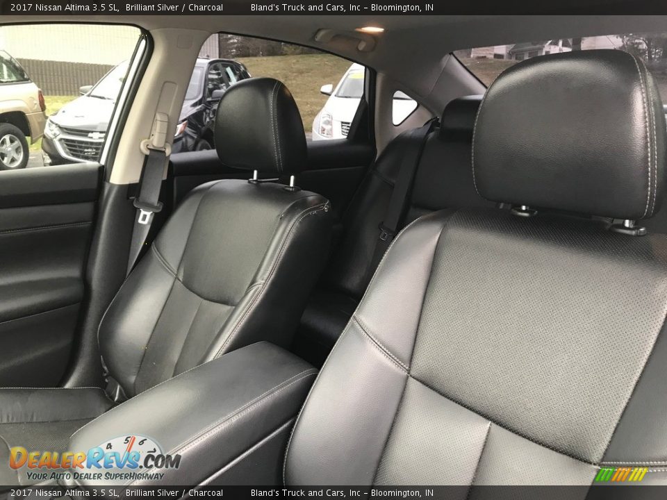 Front Seat of 2017 Nissan Altima 3.5 SL Photo #11