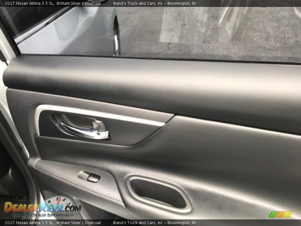Door Panel of 2017 Nissan Altima 3.5 SL Photo #31