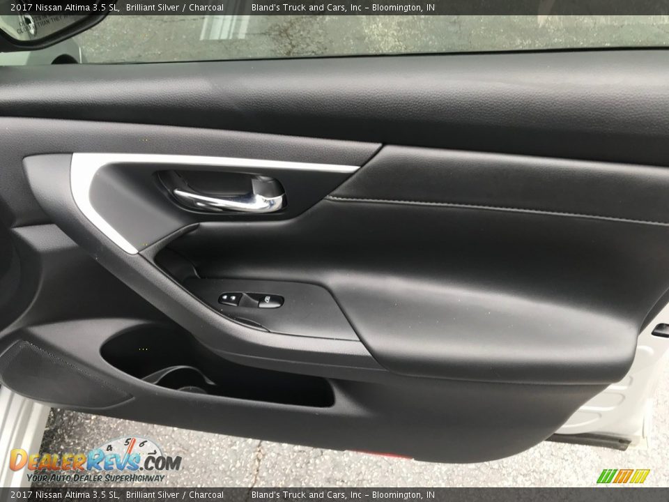 Door Panel of 2017 Nissan Altima 3.5 SL Photo #33