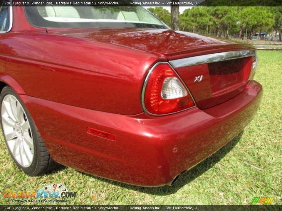2008 Jaguar XJ Vanden Plas Radiance Red Metallic / Ivory/Mocha Photo #15