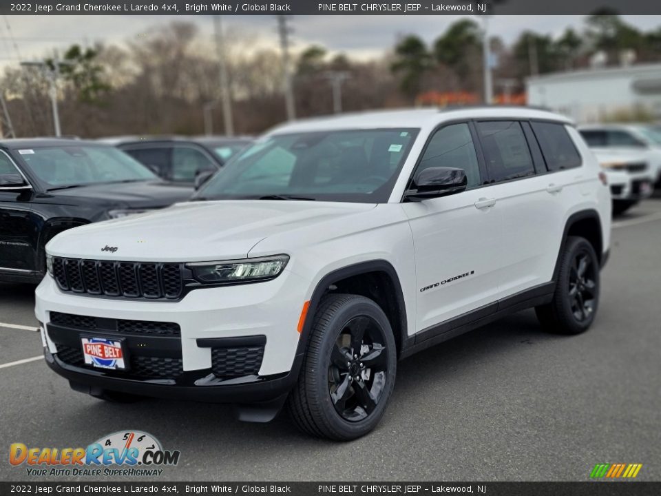 2022 Jeep Grand Cherokee L Laredo 4x4 Bright White / Global Black Photo #1