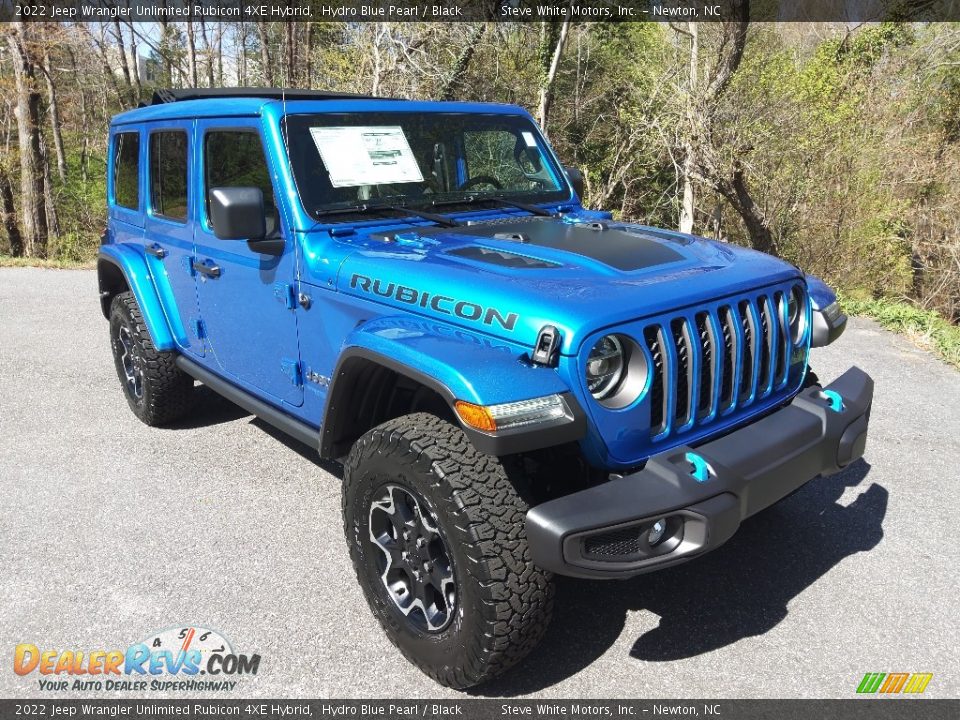 Front 3/4 View of 2022 Jeep Wrangler Unlimited Rubicon 4XE Hybrid Photo #6