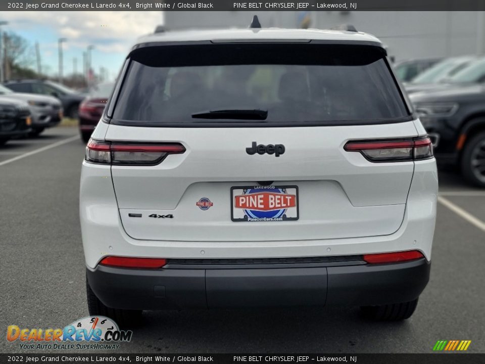 2022 Jeep Grand Cherokee L Laredo 4x4 Bright White / Global Black Photo #5