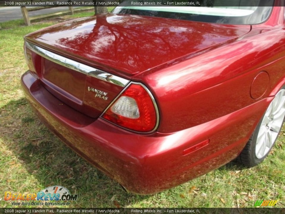 2008 Jaguar XJ Vanden Plas Radiance Red Metallic / Ivory/Mocha Photo #28