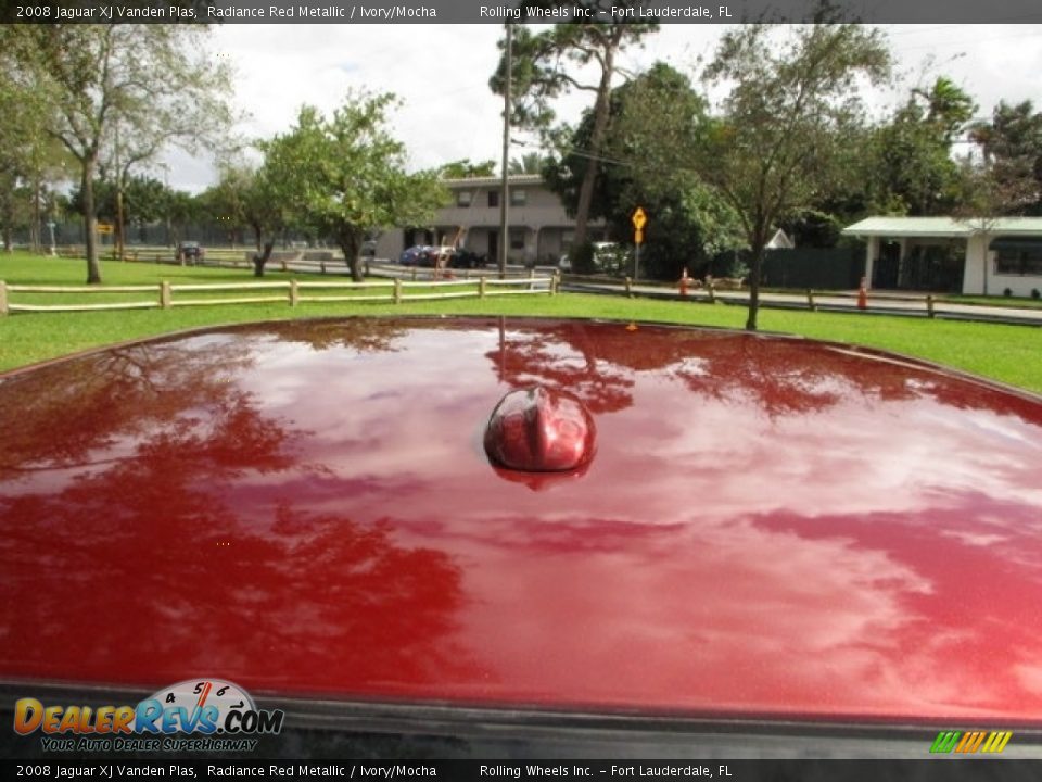 2008 Jaguar XJ Vanden Plas Radiance Red Metallic / Ivory/Mocha Photo #30