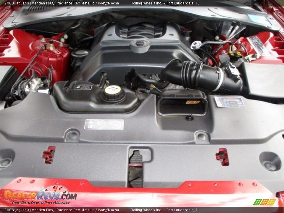 2008 Jaguar XJ Vanden Plas Radiance Red Metallic / Ivory/Mocha Photo #35