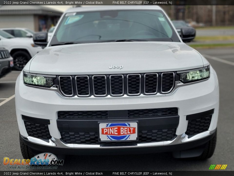 2022 Jeep Grand Cherokee L Laredo 4x4 Bright White / Global Black Photo #2