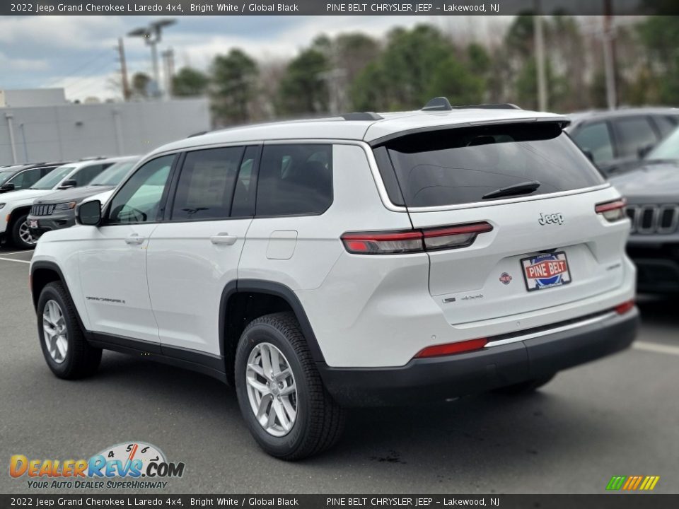 2022 Jeep Grand Cherokee L Laredo 4x4 Bright White / Global Black Photo #4