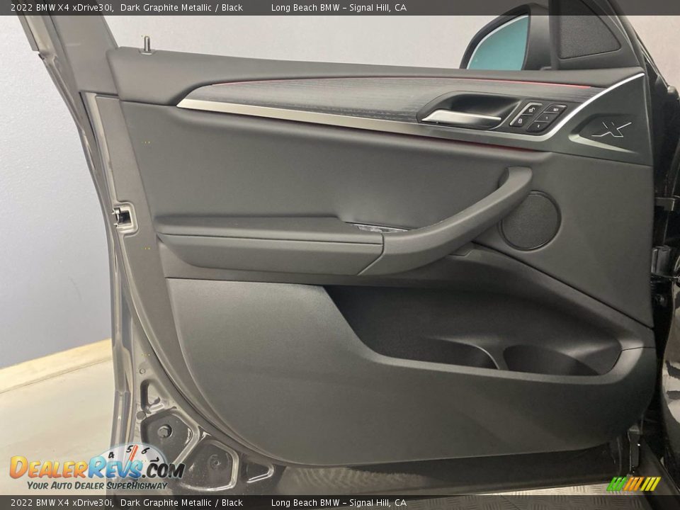 Door Panel of 2022 BMW X4 xDrive30i Photo #10