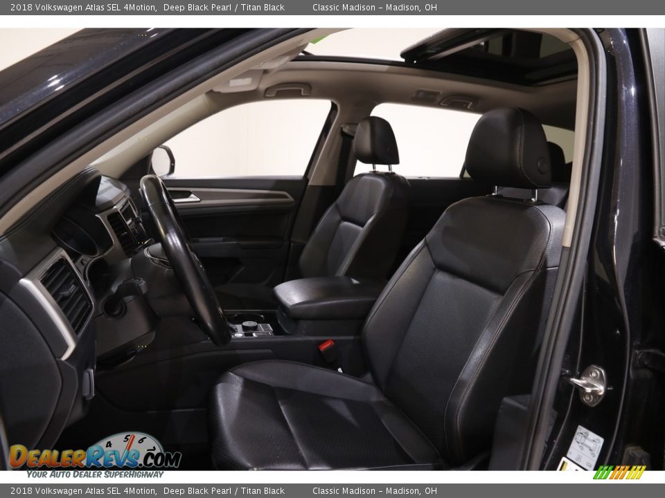 Front Seat of 2018 Volkswagen Atlas SEL 4Motion Photo #5