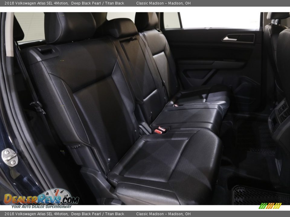 2018 Volkswagen Atlas SEL 4Motion Deep Black Pearl / Titan Black Photo #16