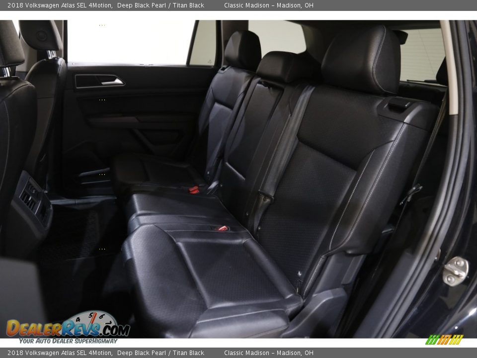 2018 Volkswagen Atlas SEL 4Motion Deep Black Pearl / Titan Black Photo #17