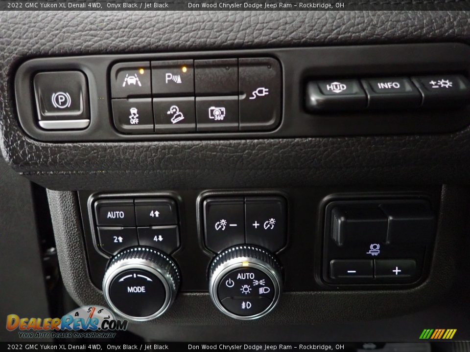 Controls of 2022 GMC Yukon XL Denali 4WD Photo #24