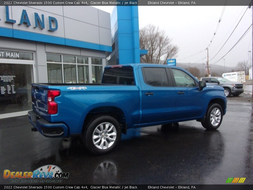 2022 Chevrolet Silverado 1500 Custom Crew Cab 4x4 Glacier Blue Metallic / Jet Black Photo #3